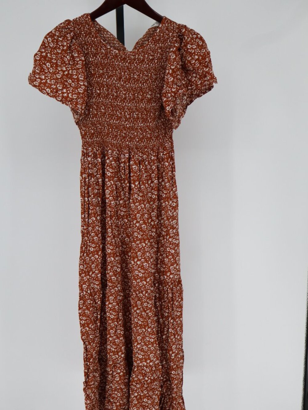 In Bloom, Floral print maxi dress, smocked bodice w flutter sleeves Size Small